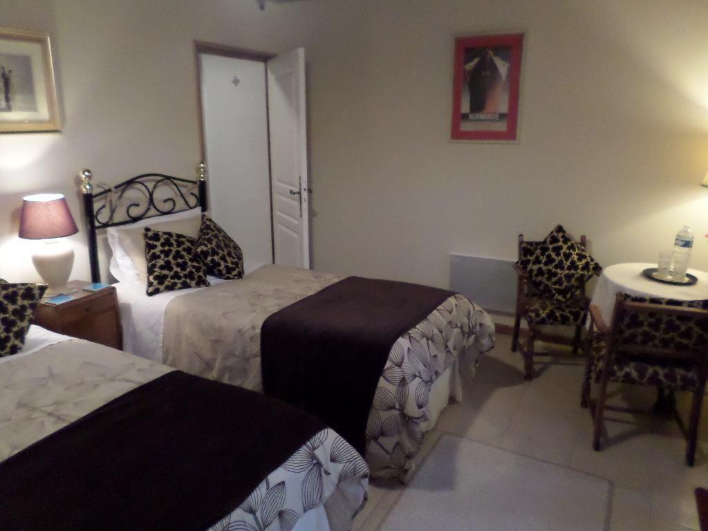 La Chevallerie B&B Isigny-le-Buat Ngoại thất bức ảnh