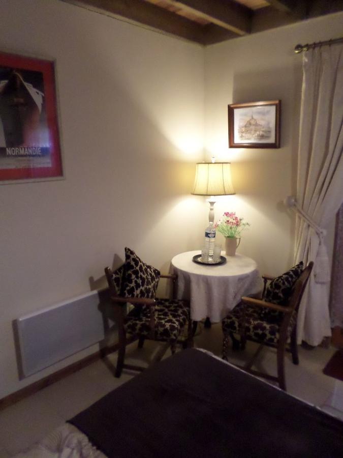 La Chevallerie B&B Isigny-le-Buat Ngoại thất bức ảnh